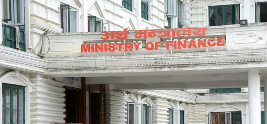 सुन तस्करी प्रकरण : त्रिभुवन विमानस्थलका भन्सार प्रमुख अरुण पोखरेल हटाइए