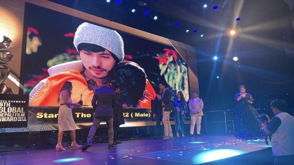 न्युयोर्कमा अनमोल केसी लगायत २० जनालाई ग्लोबल नेपाली फिल्म अवार्ड