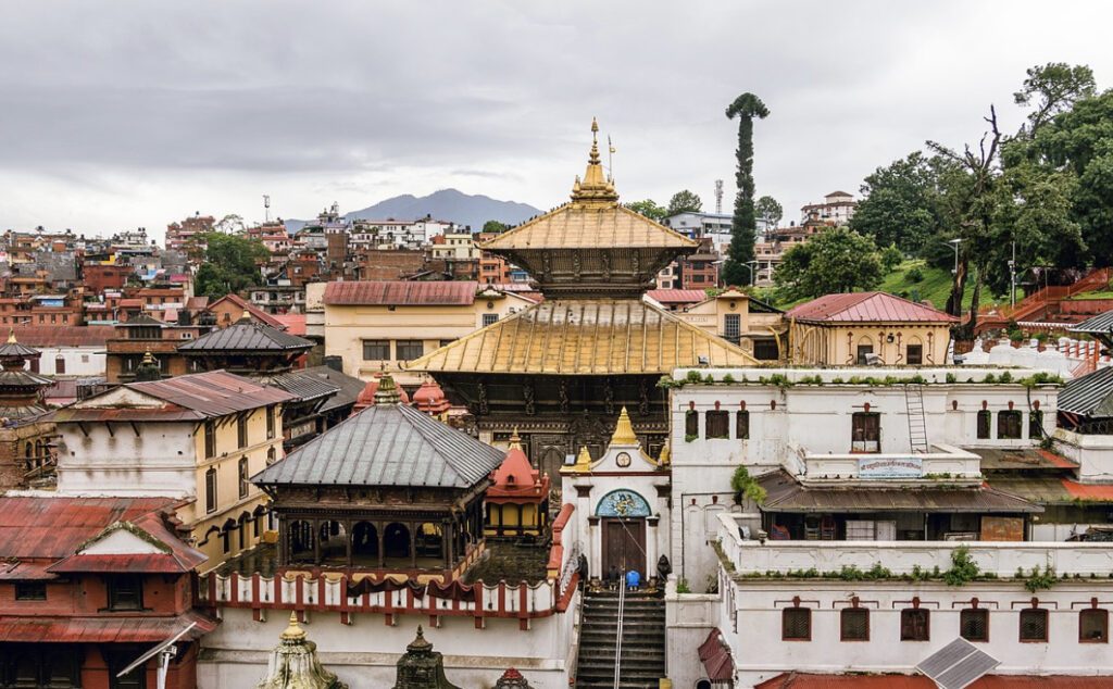 पशुपतिनाथ मन्दिर प्रवेश गराइयो नवनियुक्त भट्ट अडिगालाई