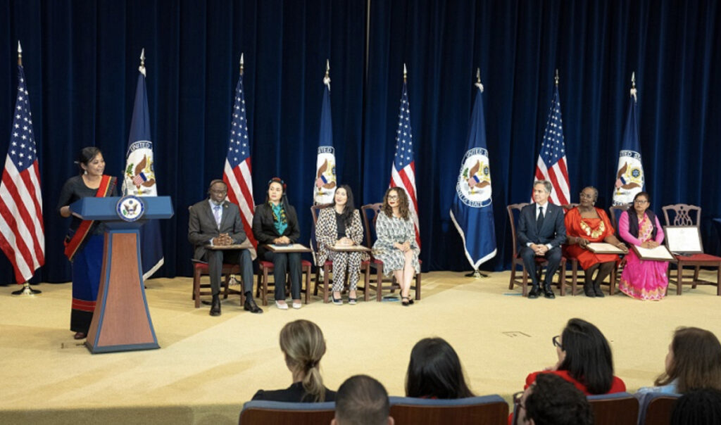 सामाजिक अभियन्ता सरस्वती नेपालीलाई अमेरिकामा अवार्ड