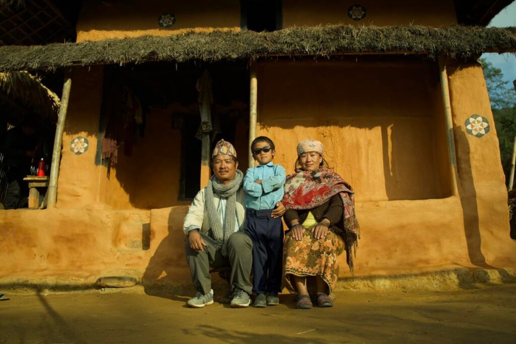 टोरन्टोमा छानियो ‘गाउँ आएको बाटो’