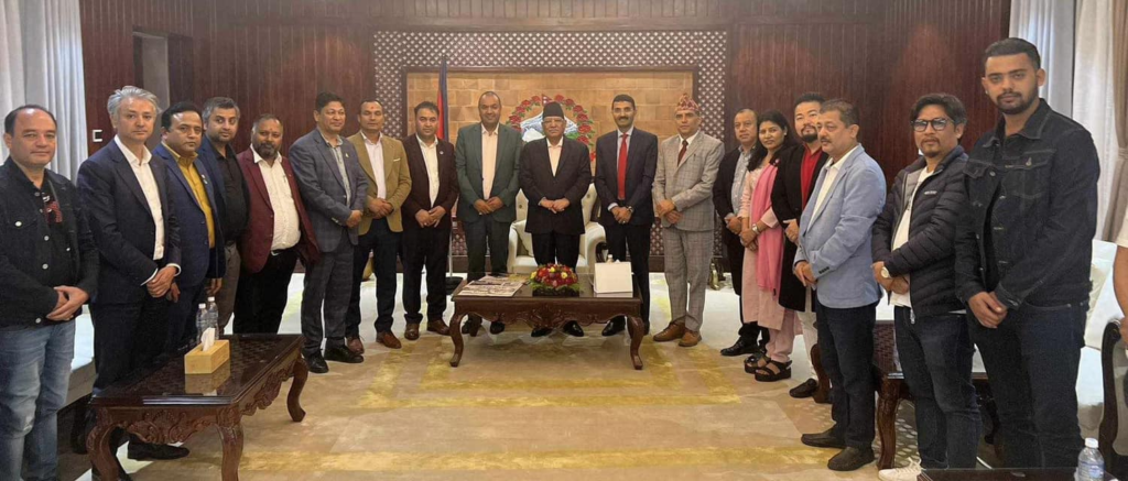 एनआरएनए आइसीसी आरके शर्मा नेतृत्व समूहले  प्रधानमन्त्रीलाई पनि भेट्यो