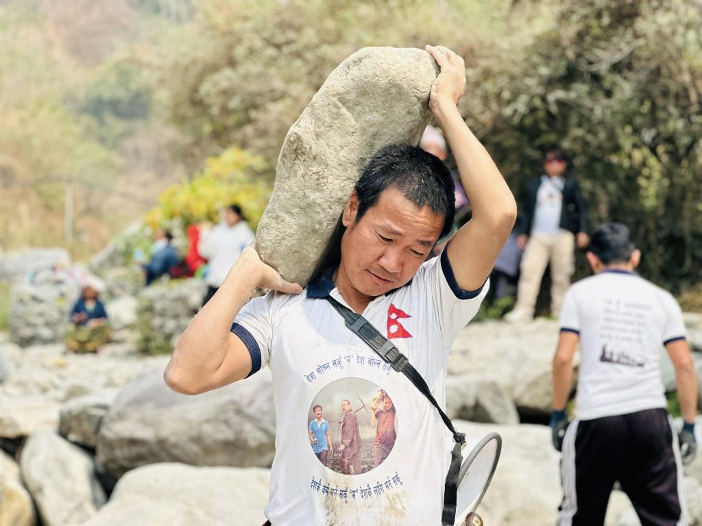 सुनसरी–१ बाट हर्क साम्पाङको उम्मेदवारी घोषणा