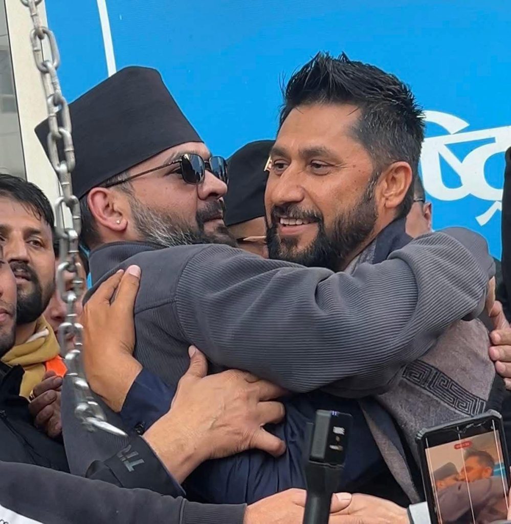 घण्टीघर पुगेर बालेनले बजाए घण्टी