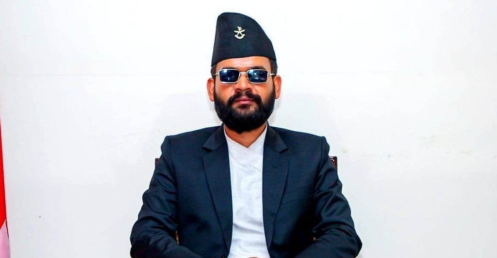 बालेनको डेरामा चोरी, तीन पक्राउ