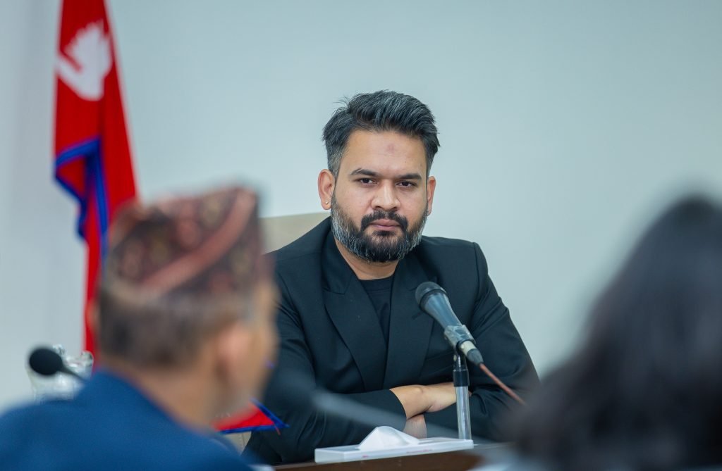 राजनीति सिक्ने ठाउँ कक्षा हो, भीड होइन : प्रधानमन्त्री बालेन